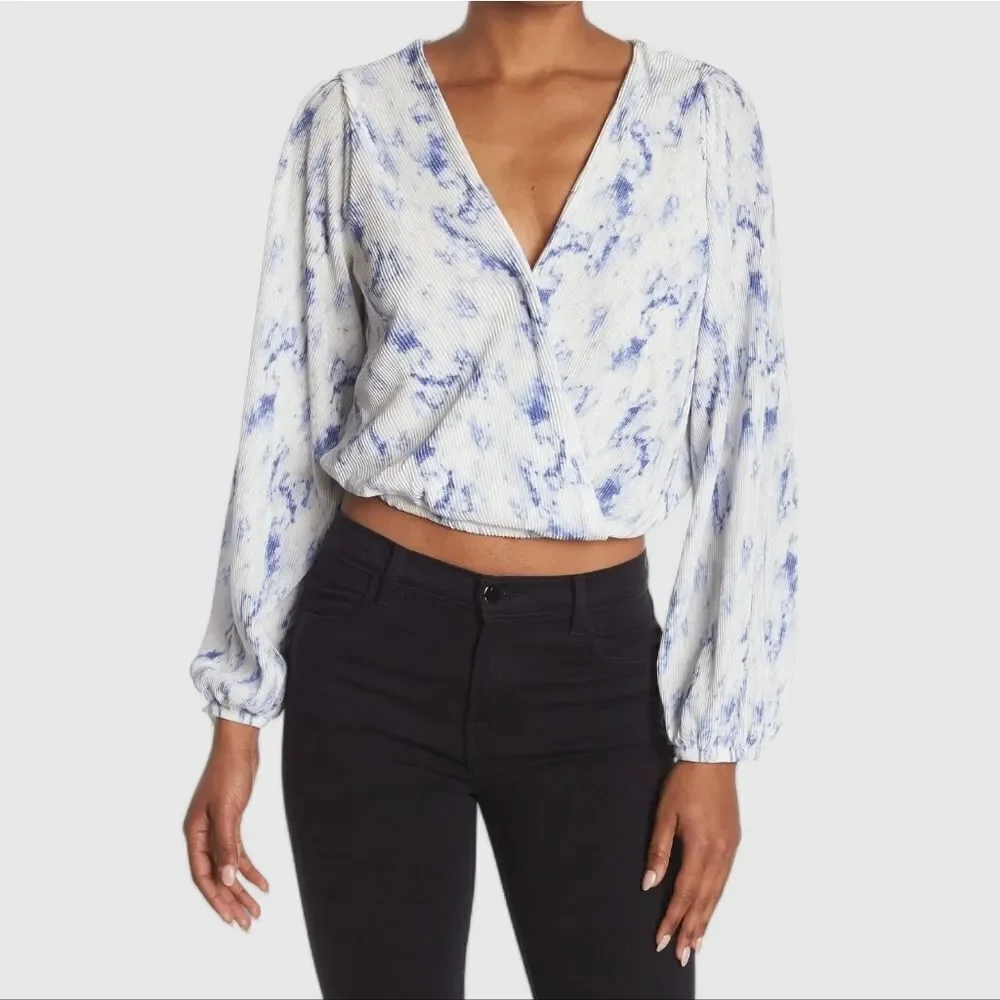ASTR The Label Pleated Surplice Crepe Split Faux Wrap Balloon Sleeve Blouse S